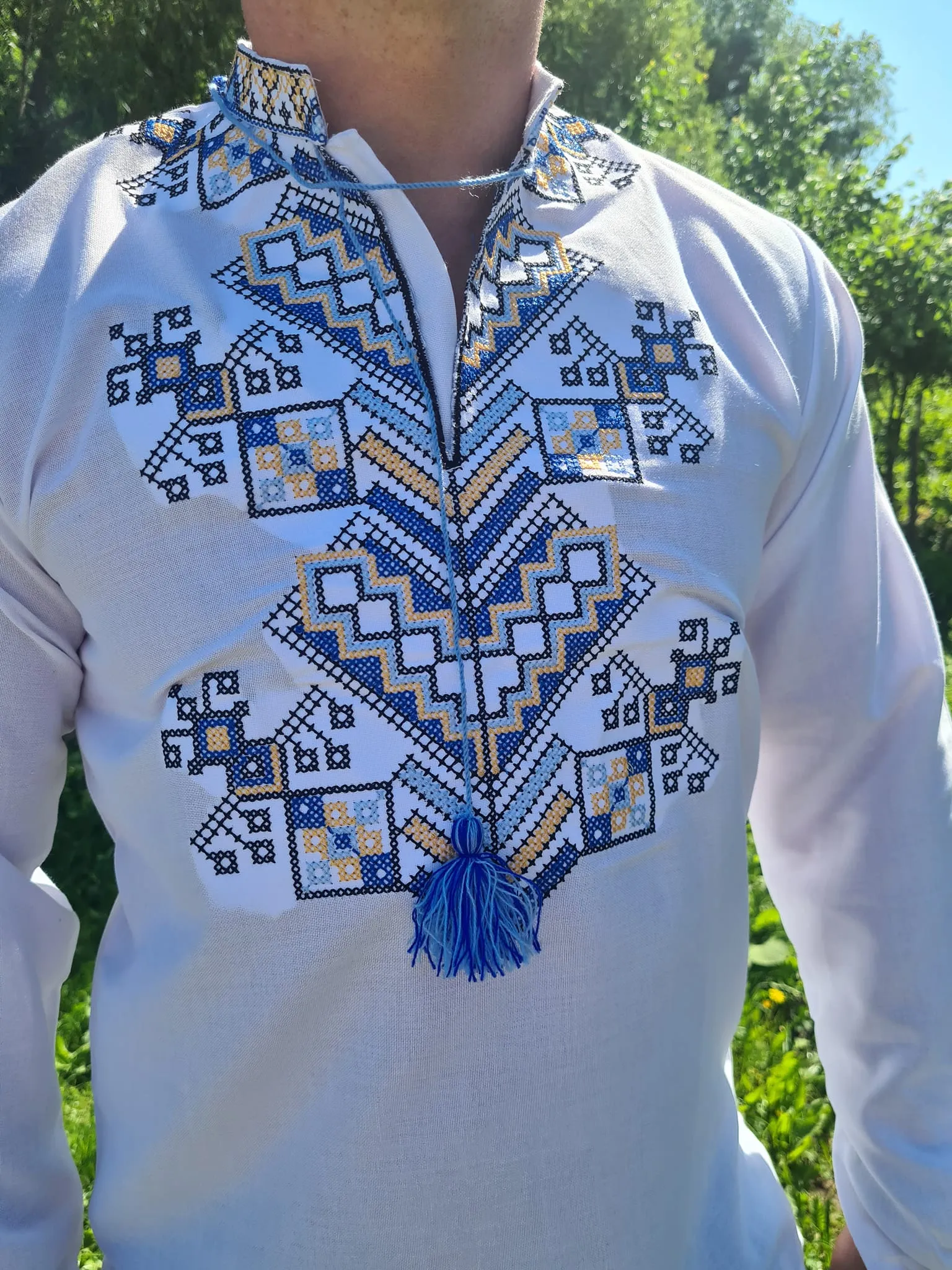 Modern men's embroidered shirt