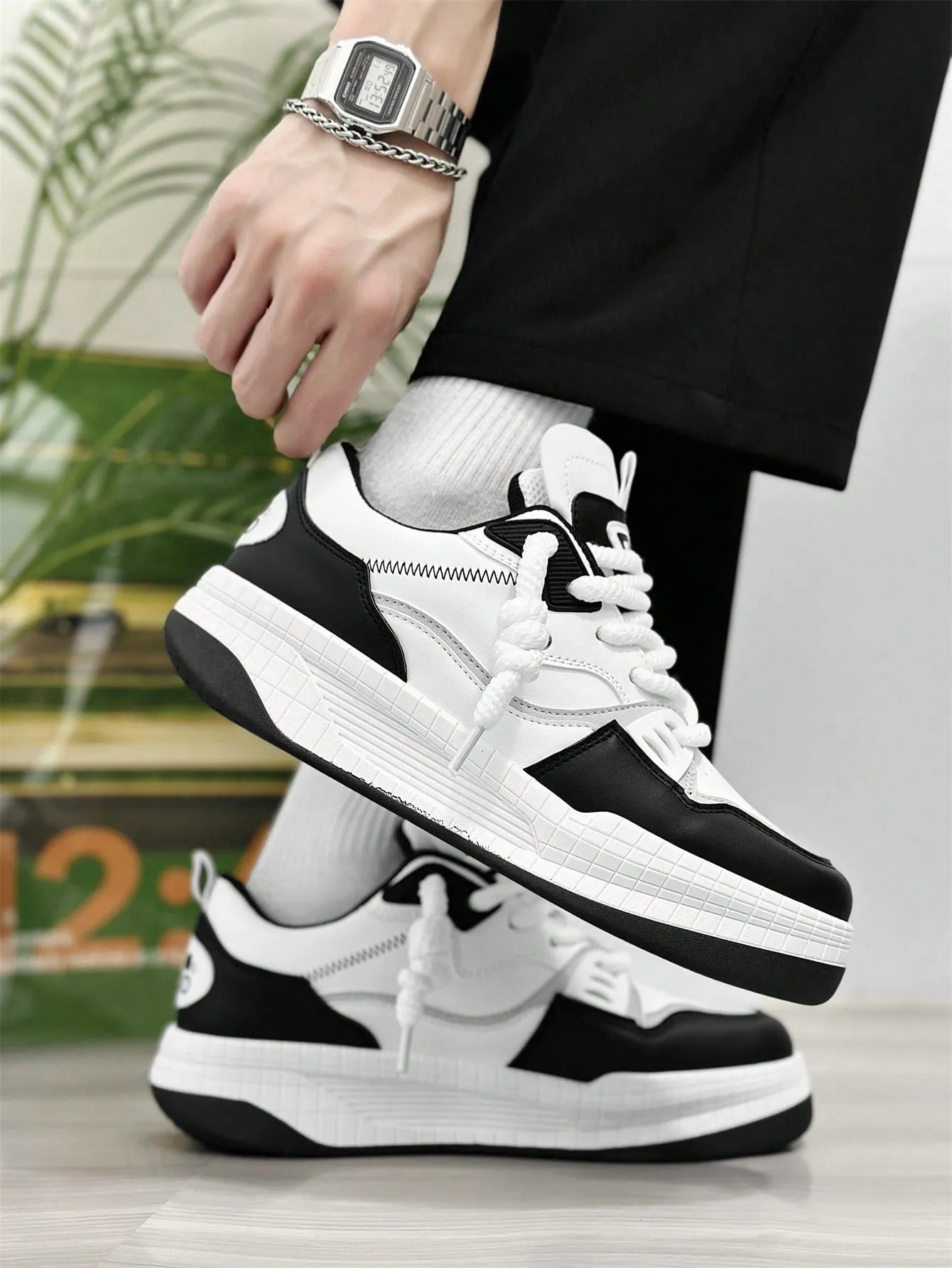 Sporty Skate Shoes For Men, Color block Lace-Up Front Sneakers